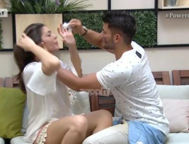 Power of Love: Ο Παναγιώτης ξεβάφει on air την Άννα! «Θα γυαλίζω και θα λένε πάλι πως είμαι η μαμά σου»! (βίντεο)